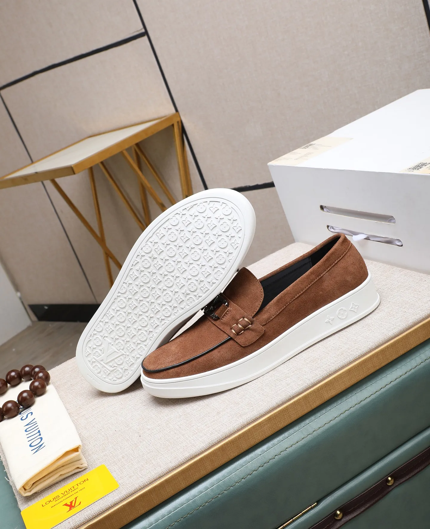 Men's shoes 💰440 📛📛【LOUIS VUITTON】Louis Vuitton official website synchronized new products 👟Milan fashion catwalk style 🇰🇾🇰🇾LV family logo, celebrity style, a must-have for fashionistas ⚠️First-layer calfskin ➕Genuine leather lining ➕Official website original version special outsole 👞Number 38-44